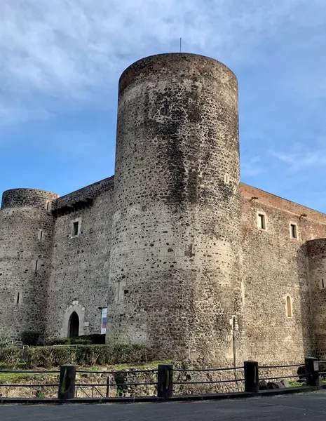 Weddings in Catania – Castello Ursino Weddings in Catania – Castello Ursino